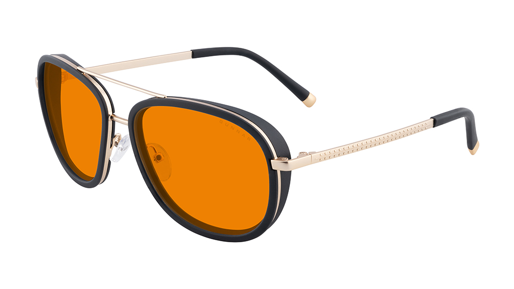 Lunettes Dume de Gunnar Optiks, modèle 2025, monture aviateur en acier inoxydable doré avec verres Amber Max, protection contre la lumière bleue.