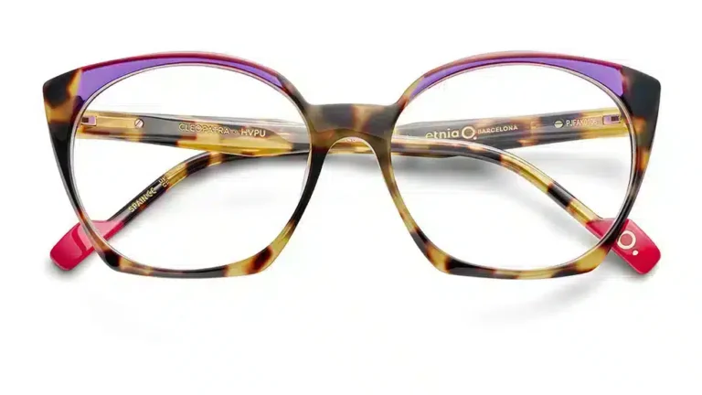 Lunettes de vue Etnia Barcelona modèle CLEOPA-56O-HVPU en écailles marron avec accents violets, design féminin.