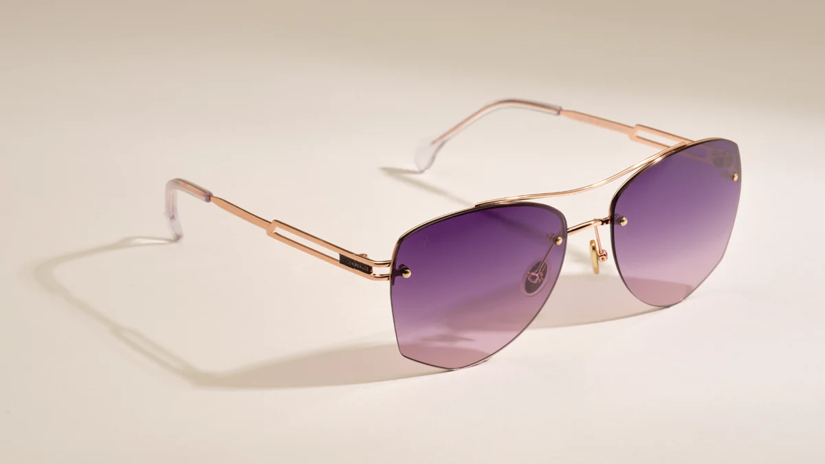 Hayden-Perlie-Parisee-lunettes de soleil