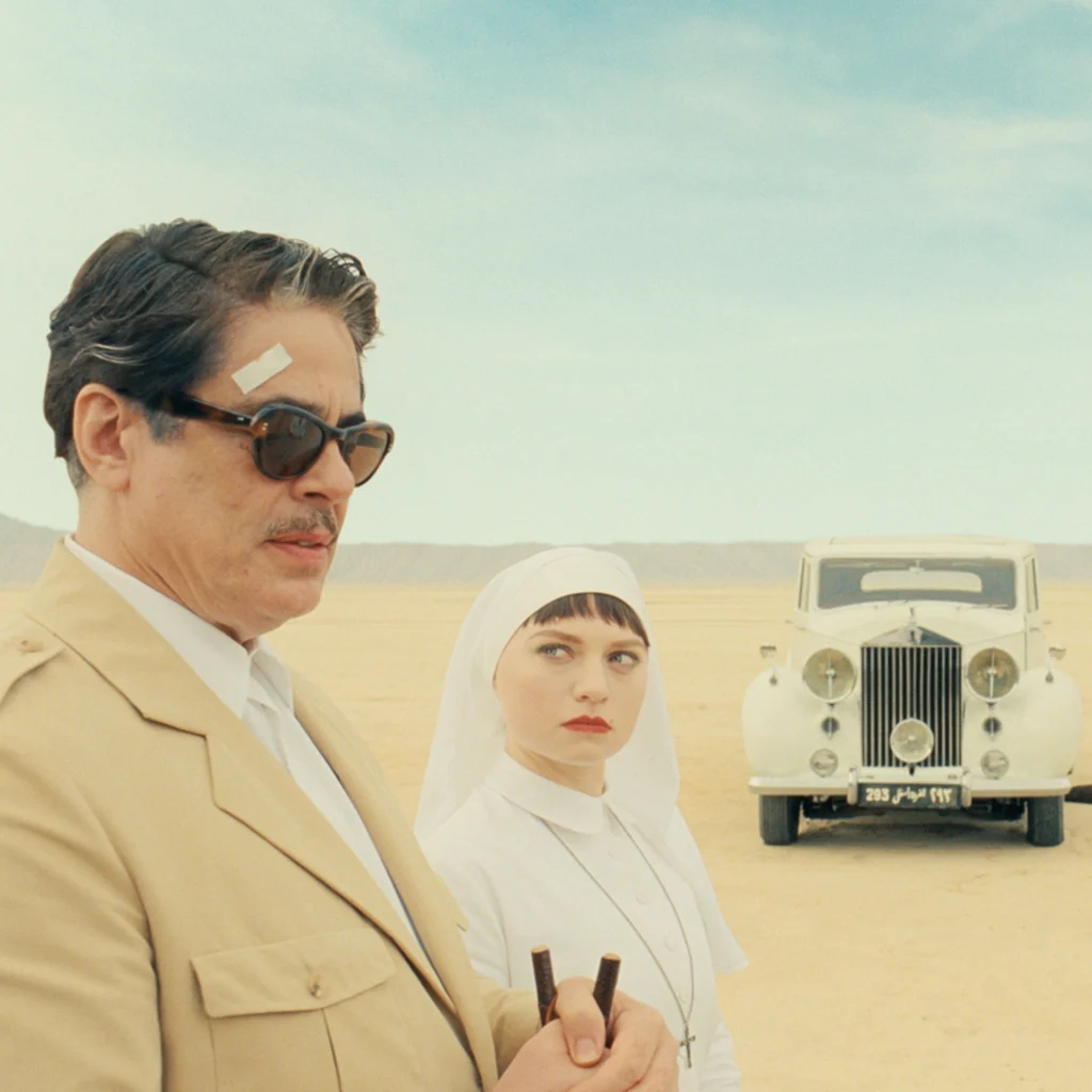 Wes Anderson x Oliver Peoples : l’accessoire culte du film événement 3 The Phoenician Scheme-Wes Anderson