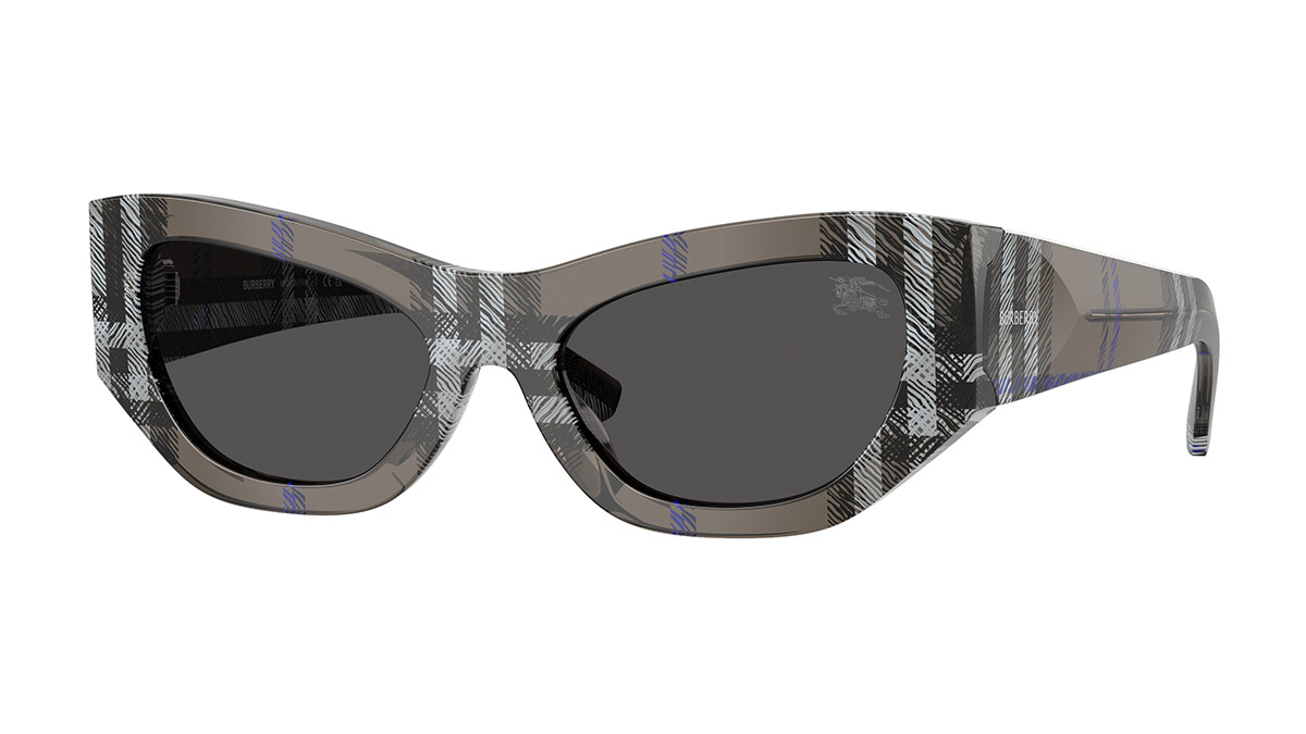 Lunettes Burberry SS25 : les codes iconiques réinventés par Daniel Lee