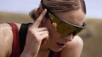 AI glasses - CASSANDRE BEAUGRAND WEARING OAKLEY META VANGUARD