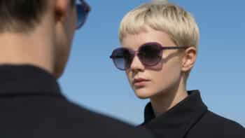 Stelle porté — lunettes de soleil rondes violettes Parisee Eyewear