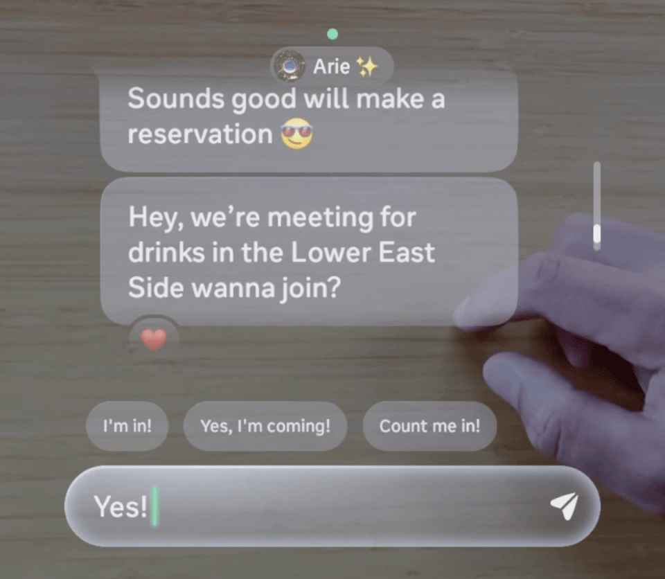 Ray-Ban Meta Optics Gen 2: a new generation of AI glasses with prescription support 125 Contextual messaging interface in smart glasses